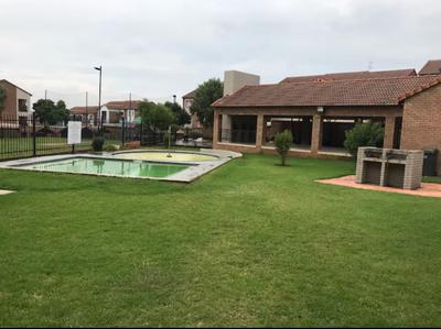 Apartment / Flat For Rent in Vorna Valley, Midrand