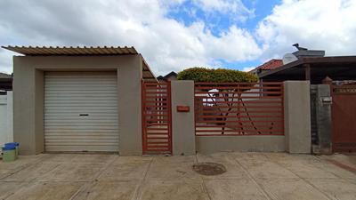 House For Sale in Soshanguve East, Soshanguve
