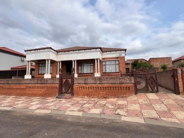 Property For Sale in Soshanguve Aa, Soshanguve
